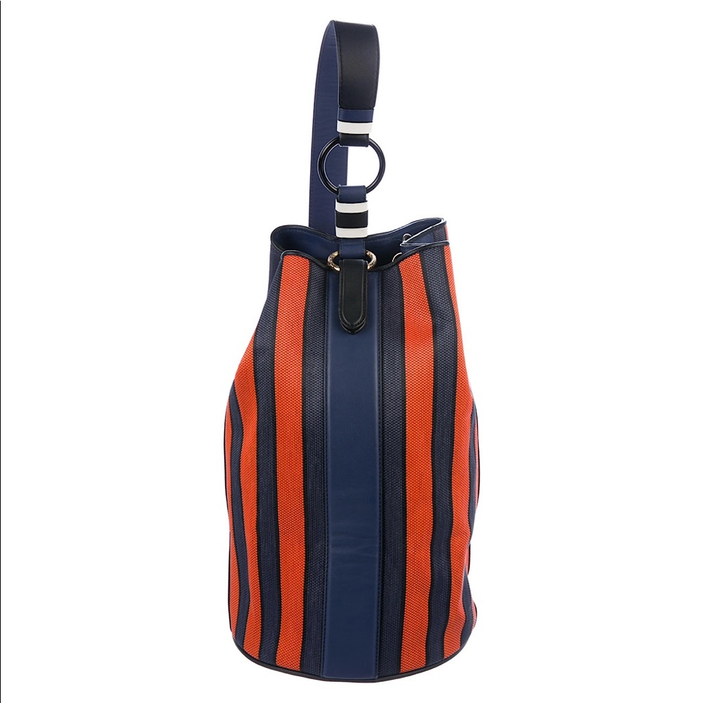 DIANE VON FURSTENBERG
Large Steamer Sling Bag